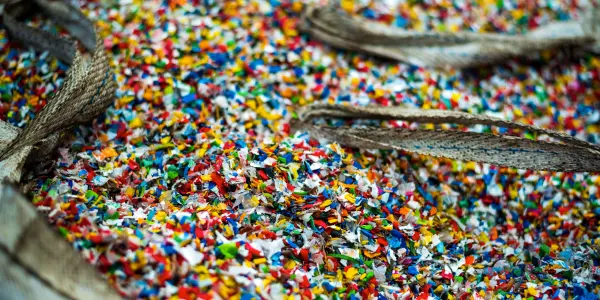 Microplastiques : comprendre une pollution invisible au cœur de l’actualité environnementale